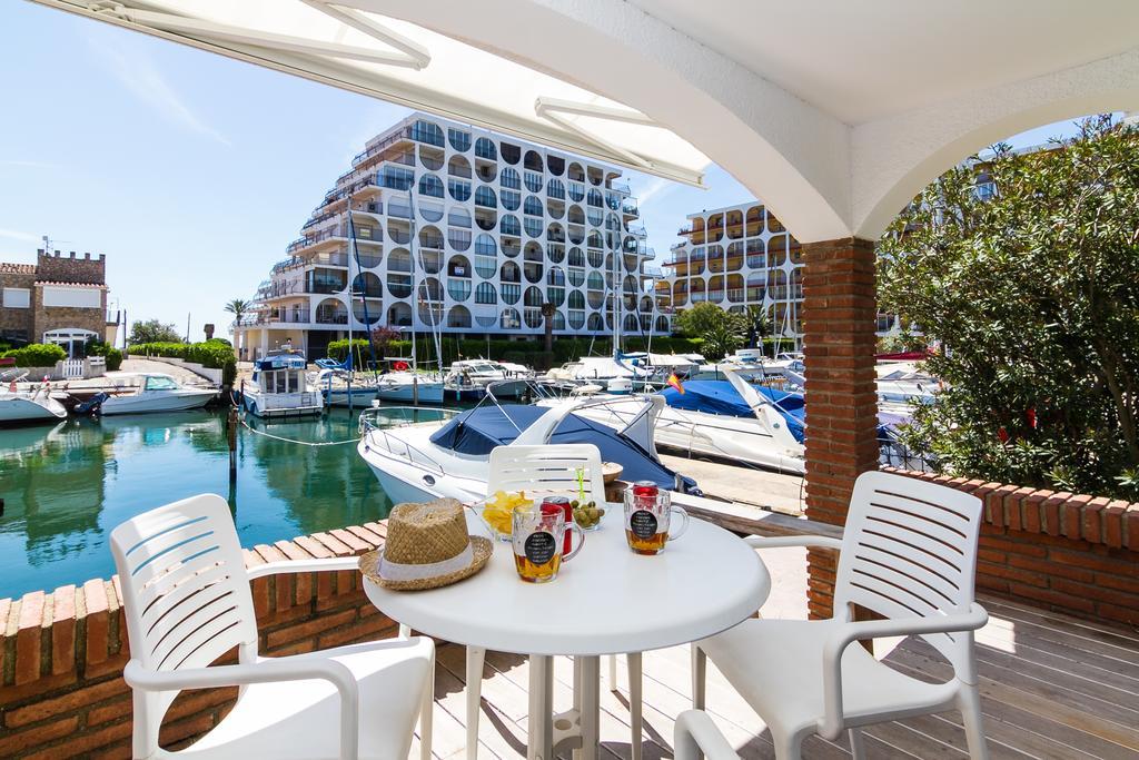 Vista Roses Mar - Casa Pescador Villa Empuriabrava Eksteriør billede