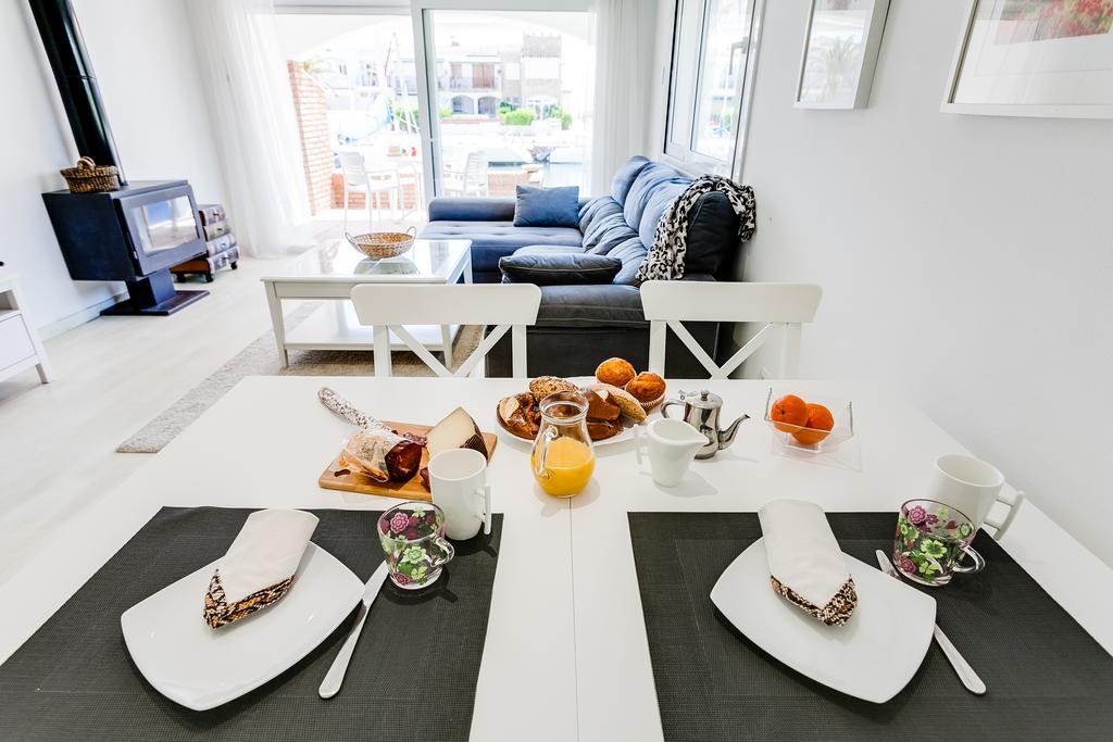 Vista Roses Mar - Casa Pescador Villa Empuriabrava Eksteriør billede