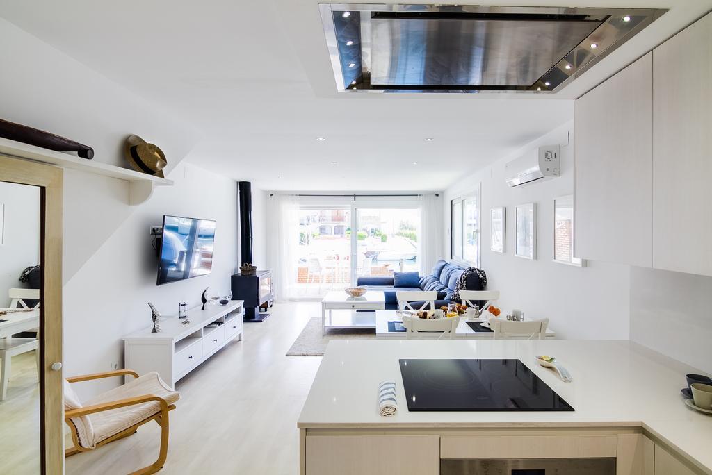Vista Roses Mar - Casa Pescador Villa Empuriabrava Eksteriør billede